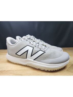 New Balance Size 8 Men Baseball turf